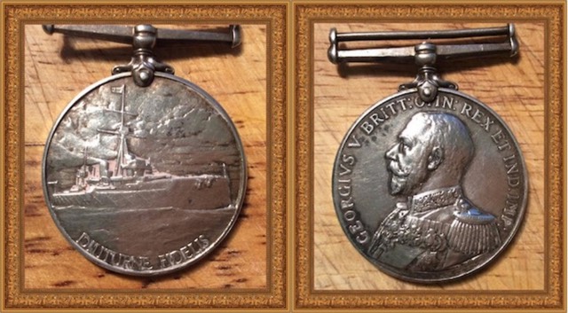 medal frount framed clap  sidebyside